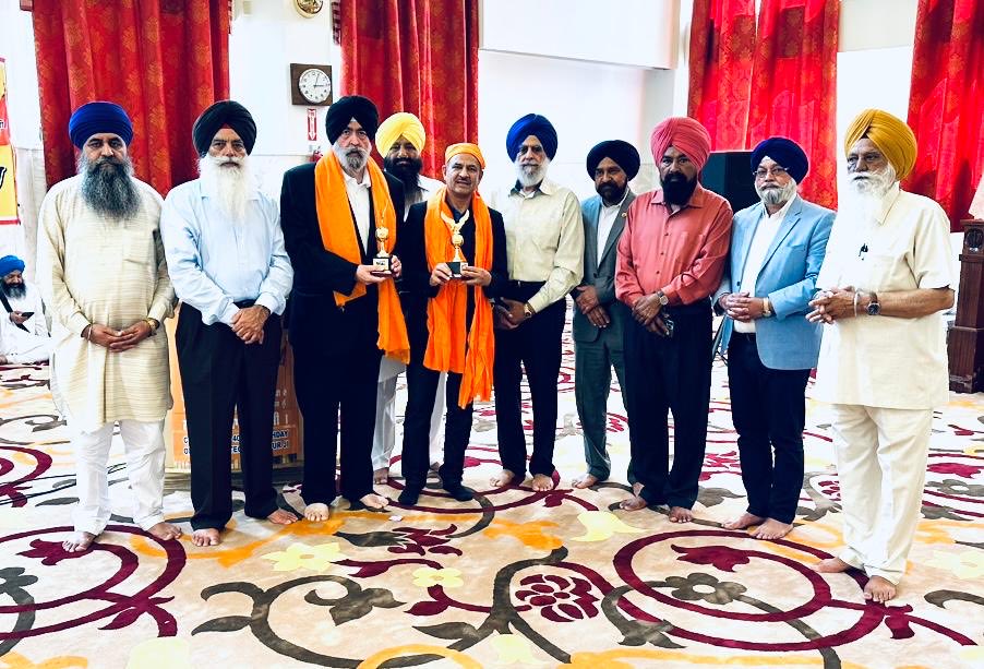 Honored and humbled to be recognized along with #JaspreetSingh at this largest #Gurudwara called #SikhCulturalSocietyRichmondHillNY . Appreciate and Thank you to Gurudawara Committee. Will always stand for any community being suppressed anywhere in the world