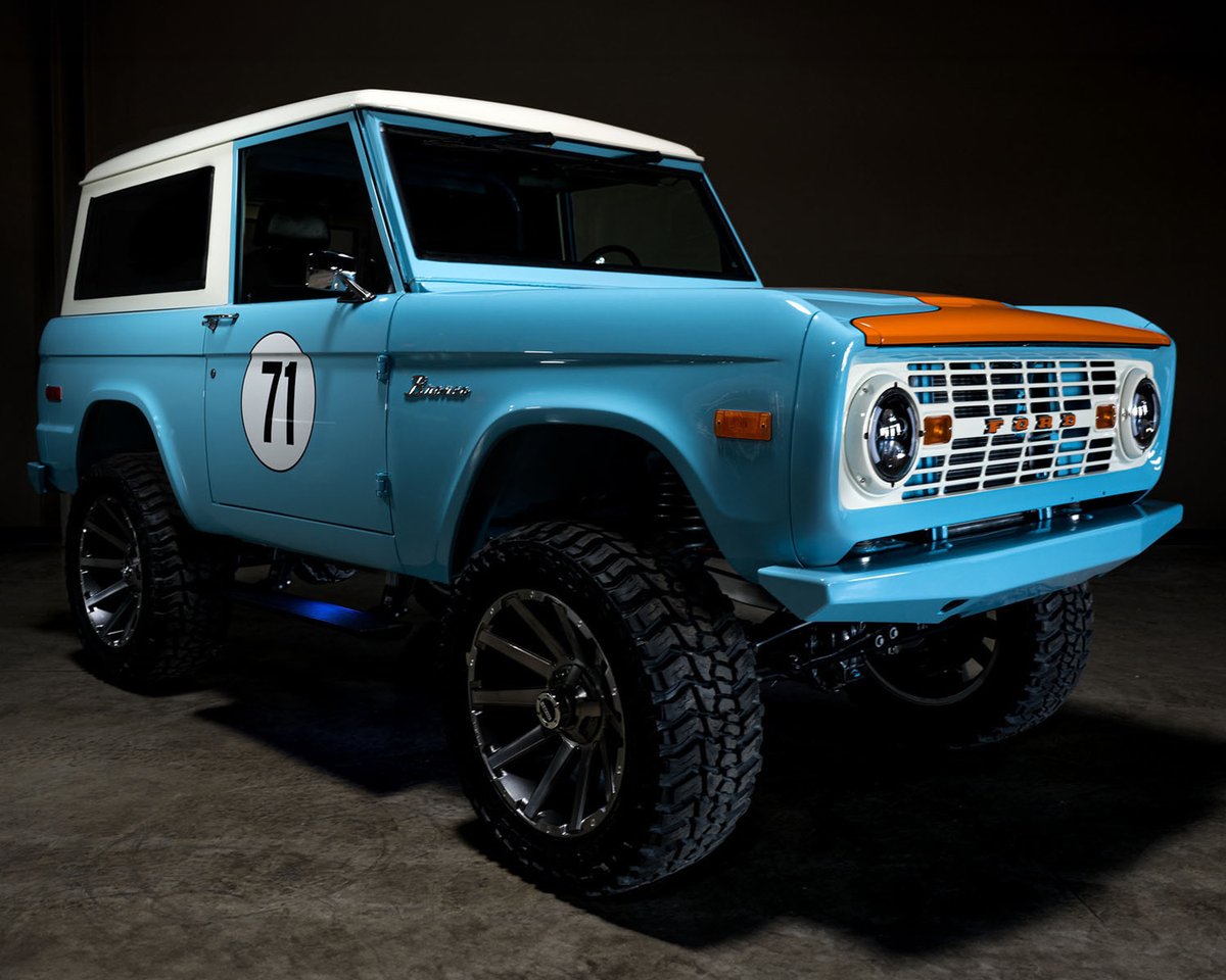 Lot 762 - Where would you drive it first? This 1971 @Ford #Bronco features the #HeritageEdition graphics package and is powered by a 347/417hp crate engine. 

Crossing the block with No Reserve, June 22-24, in the #LasVegas Convention Center. 

Read more: bit.ly/LV23-71FordBro…