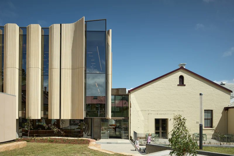 Congratulations to the Warrnambool Library and Learning Centre, designed by Kosloff Architecture, winner of Victorian Architecture Awards regional prize #PublicLibrary #Warrnmabool smh.com.au/culture/art-an…