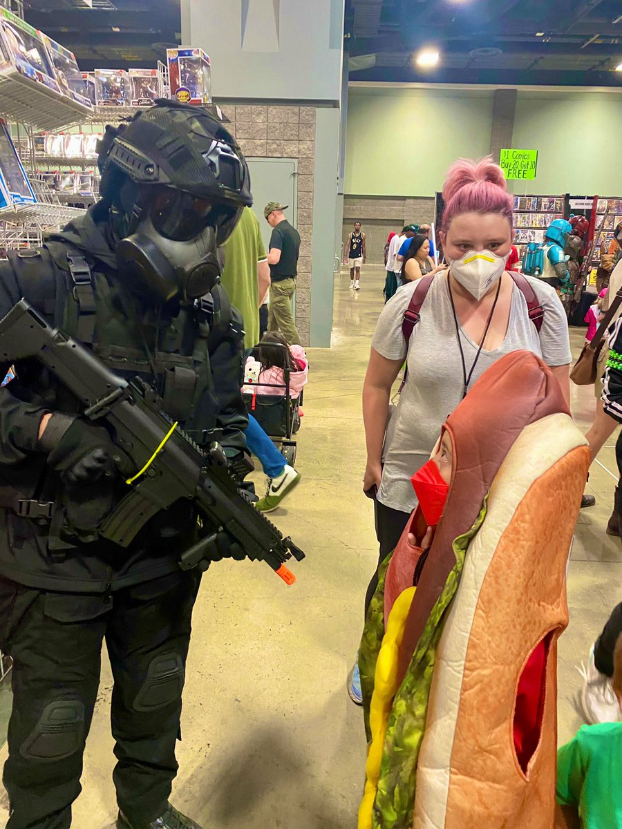Coach_Campbell's tweet photo. #FathersDay at #AwesomeCon with Grayson and his cousins! Always a blast seeing everyone dressed up in costumes. Thank you #CaseyCares for the tickets.
@AwesomeCon
@CaseyCares
#MOSF @Museum_SciFi
#Ghostbusters https://t.co/DNsOq0w9HQ