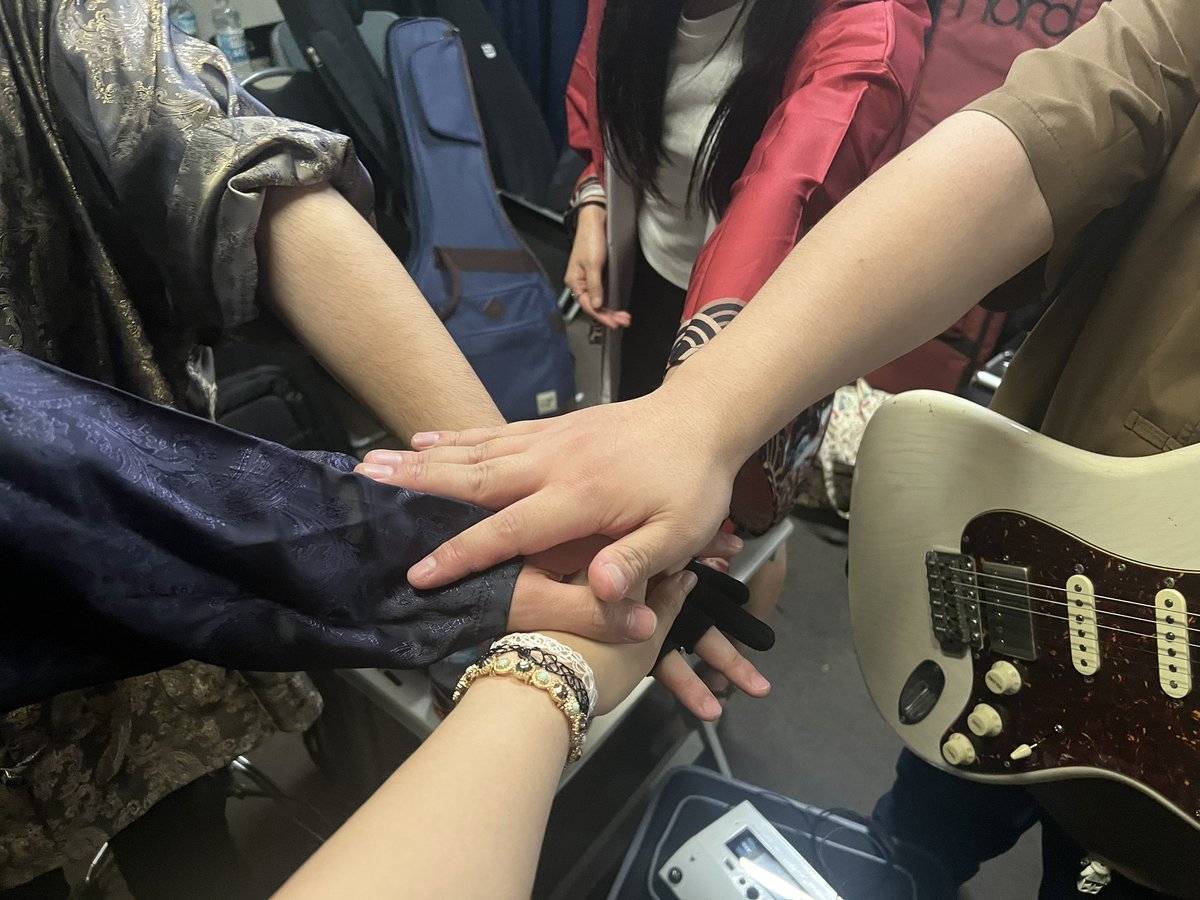 sayakitkitkitty's tweet photo. 週末に、久々にバンドでLIVE🎸🎹🎤🥁
個人的な反省点はいっぱいあるけど、ステージングまでちゃんと作り込んで、熱いLIVEができたと思う😤
まじめにふまじめ最高٩̋(๑˃́ꇴ˂̀๑)
#mustlive
#沼袋section9 https://t.co/JqkpI8NXls