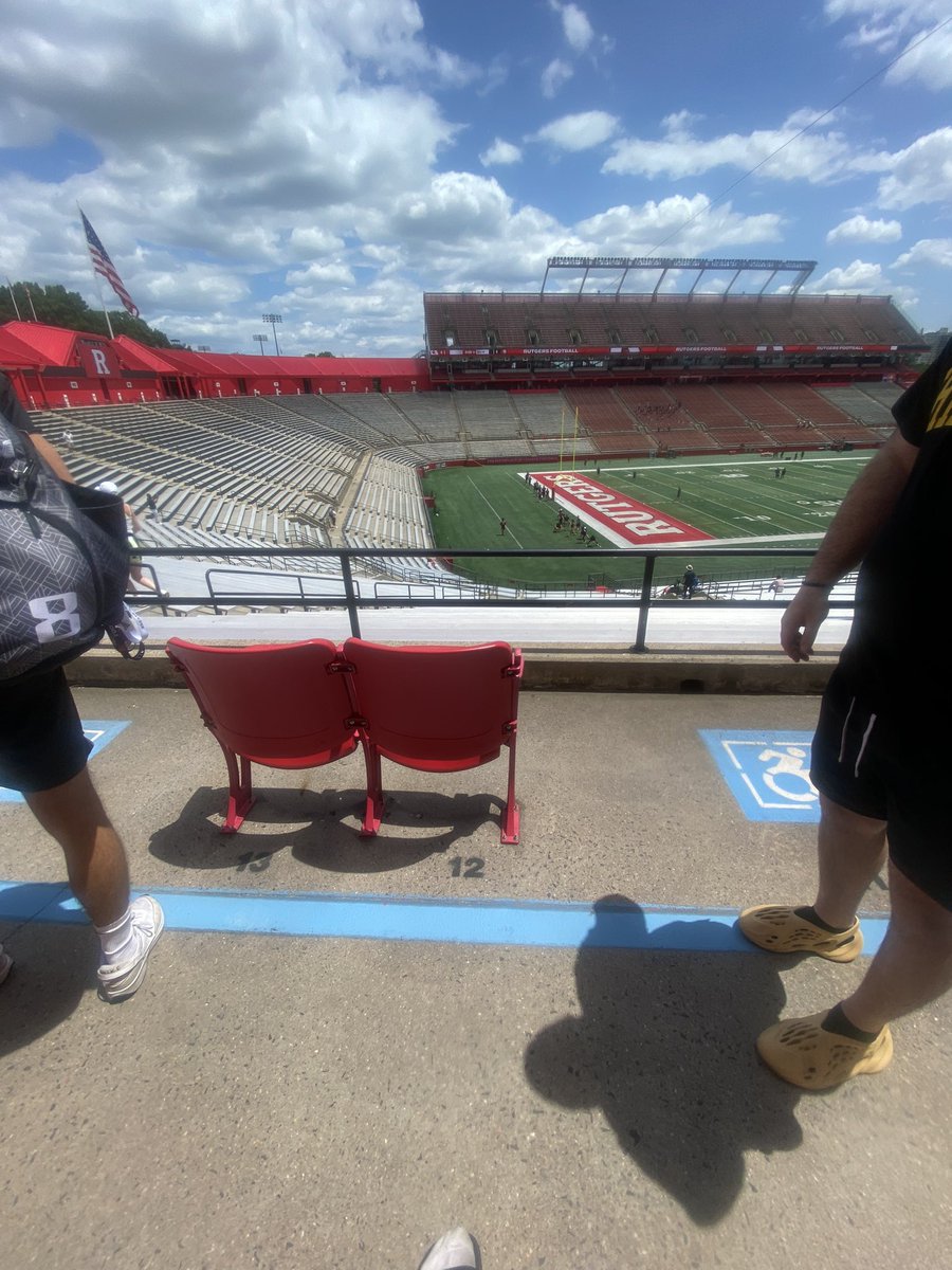 Andrew_Bowerrss's tweet photo. great experience at the @RFootball camp thank you for having me! https://t.co/Dku2rtkVsN