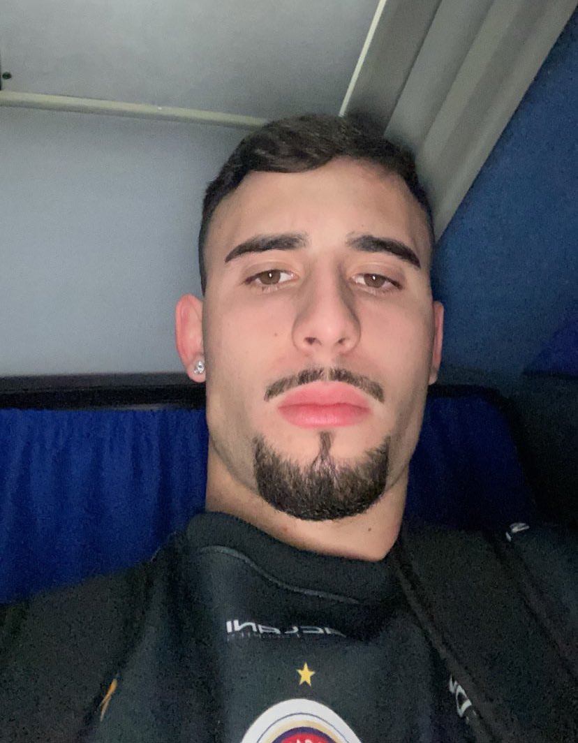 😐