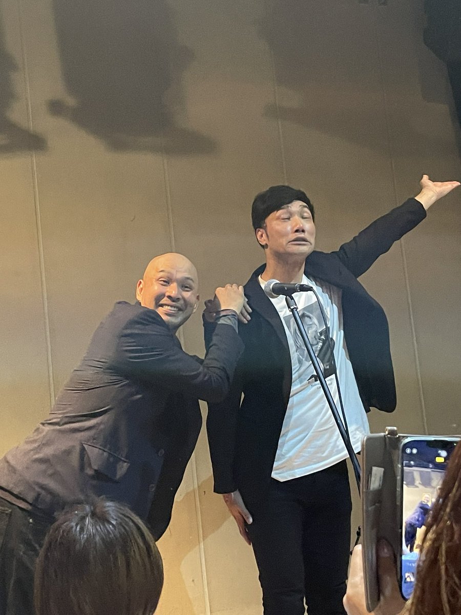 FX51814280's tweet photo. 番組に出てくれた「こりゃめでてーな」の結成20周年ライブ行ってきた！

久々にお二人に会えて嬉しみ！

同世代だからちょいちょい80年代ネタブッ込んで来られるのでツボりまくる

#スペランカー 
#こりゃめでてーな 
#mckj 
#FX 
#FX猫王子と25日の給料日 https://t.co/mWnzGwesku