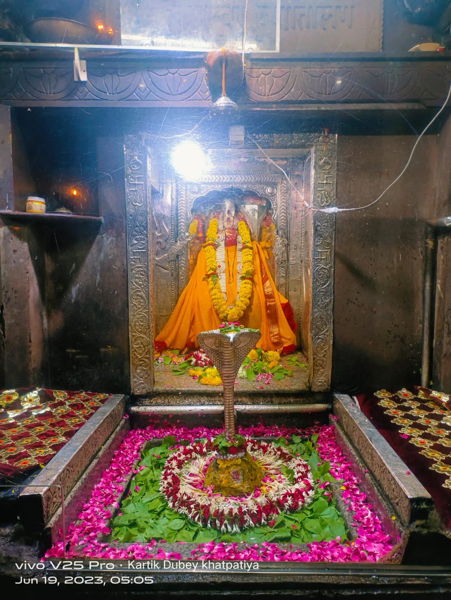 12Jyotirling's tweet photo. श्री ॐकारेश्वर ज्योतिर्लिंग जी के आज के मंगला आरती श्रृंगार दर्शन 19.06.2023 https://t.co/kiXIpBWsy2