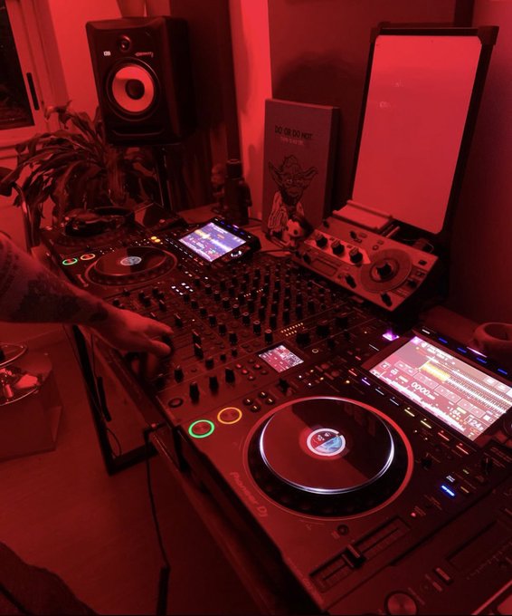 Need. https://t.co/wIp0Wzi1qp<a href="/tag/anonymous"class="tags"><span>#anonymous</span></a><a href="/tag/oms"class="tags"><span>#oms</span></a>