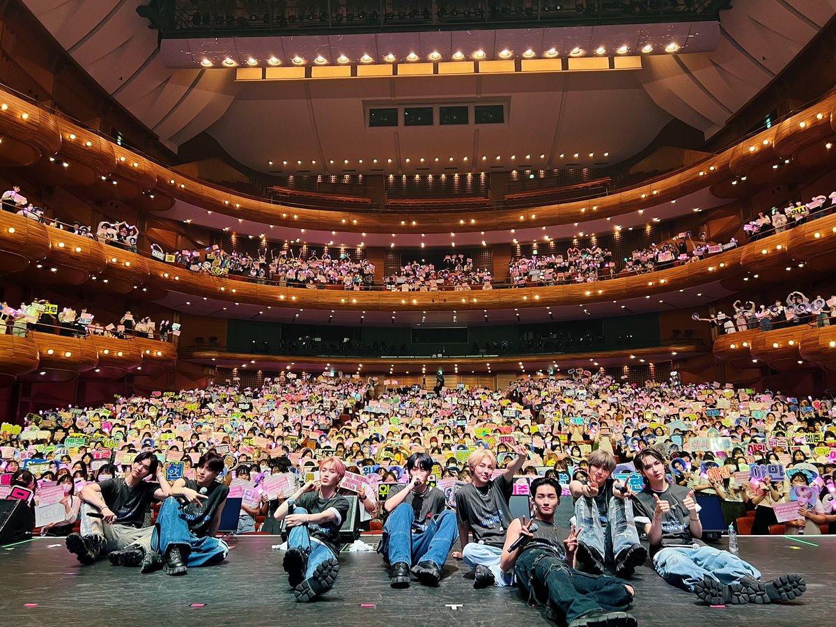 .@by_EPEX ended its Japanese gig 'Sunshower' as global rising idols! They will continue the fan concert tour in Taipei this week. Get ready to see their amazing performance once more! #EPEX #이펙스 #Eight_Apex #EPEX1stFANCON #SUNSHOWER