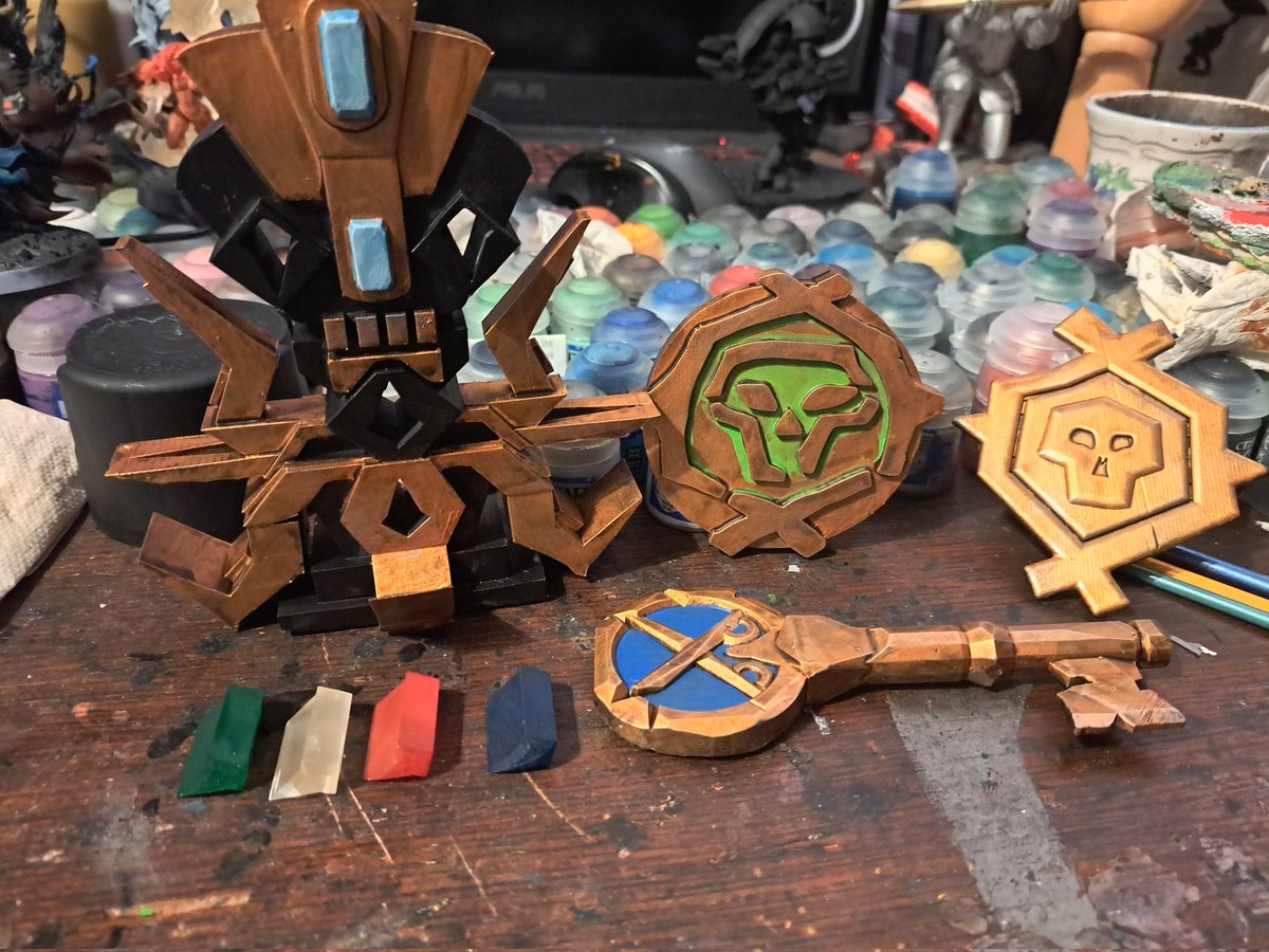 Artist_Oz's tweet photo. Haven't been posting a lot been crazy busy. But here is some props I printed n painted for our sea of thieves themed relic quest.
#geeklife #larping #larp #amtgard #relicquest #kingdomofthewetlands #wetlands #pirates #seaofthieves #shroudbreaker #gems #key #fortkey #piratelegend https://t.co/4avFgIYFsv