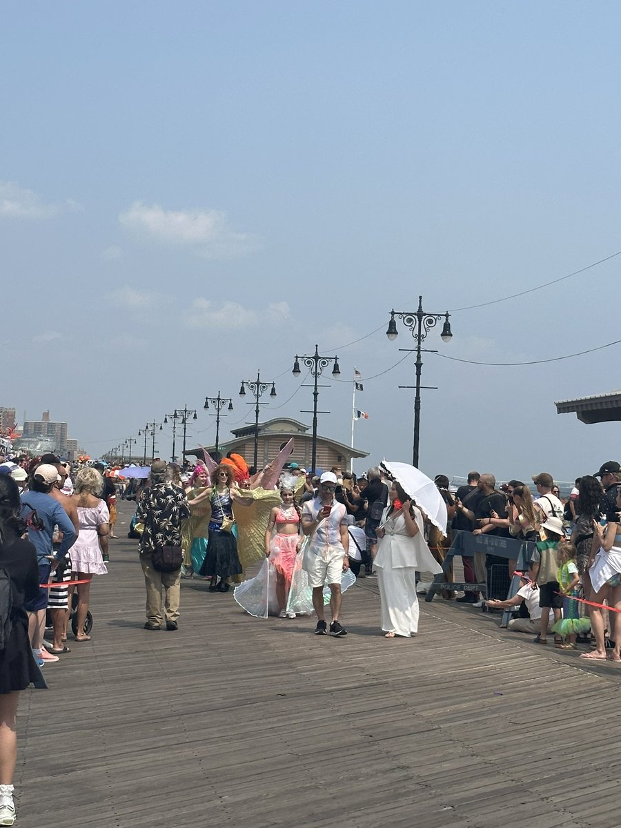 RandomRoman89's tweet image. Coney Island mermaid day 2023