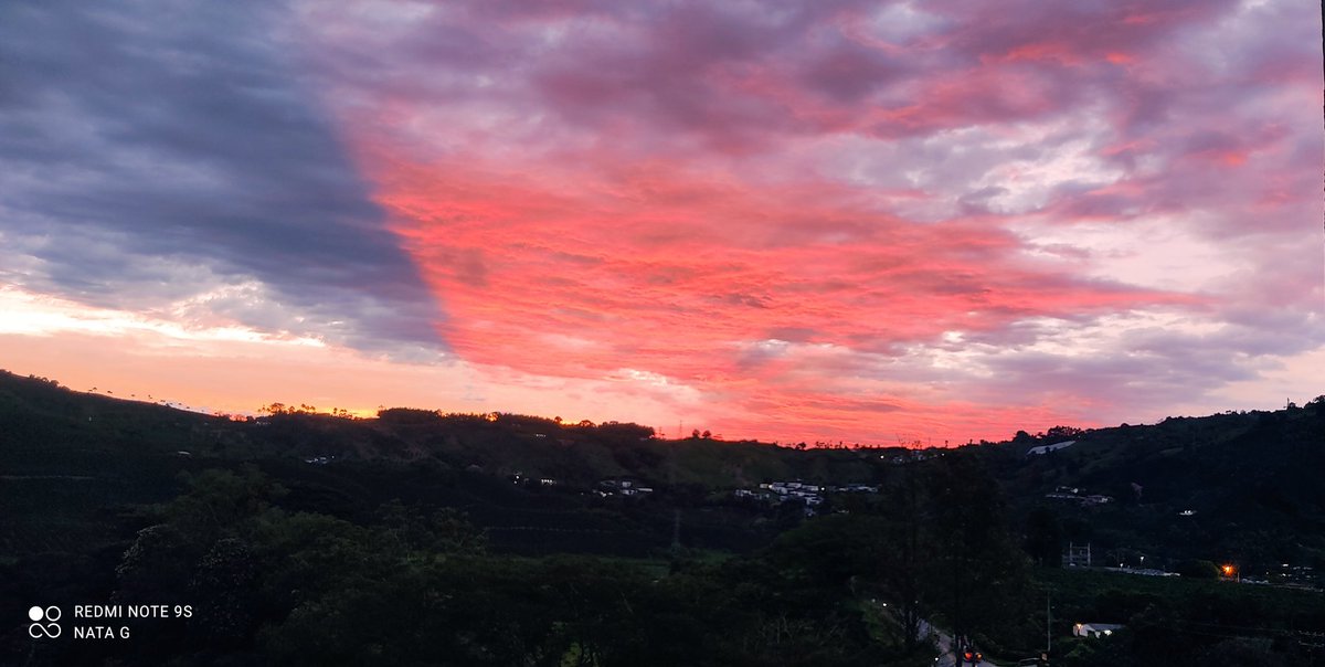 Natgonzor's tweet photo. #Atardecer https://t.co/U8PrTY3FUM