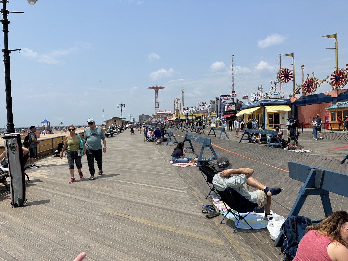 RandomRoman89's tweet image. Coney Island