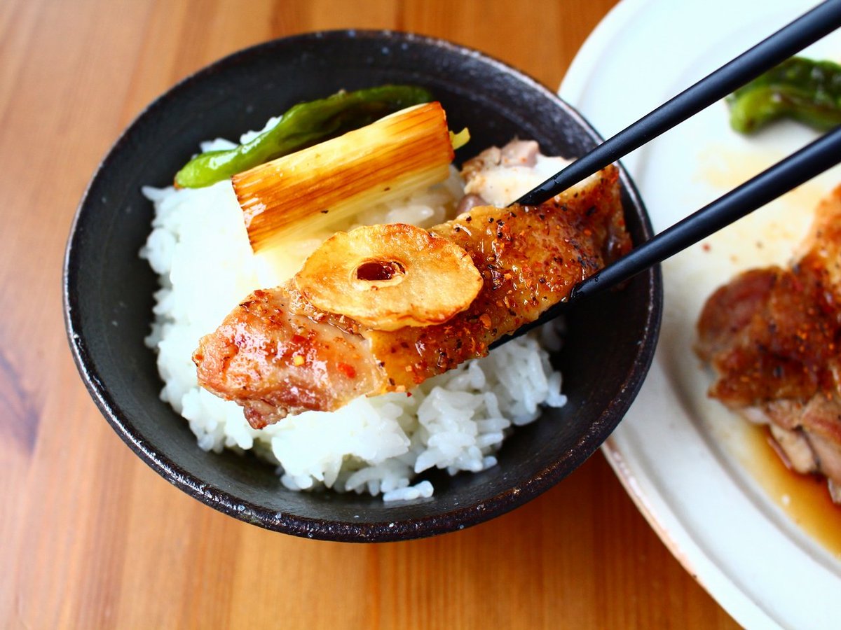 🍀『鶏もも肉のニンニク七味ステーキ』

ホットペッパーグルメ『メシ通』@mesitsu 様で記事が公開になりました。食欲そそる七味とニンニクが暑くなるこれからの時期にピッタリ！スタミナ満点、鶏ももステーキです。美味しく焼くためのポイントも◎

#メシ通 #メシ通レシピ 

hotpepper.jp/mesitsu/entry/…