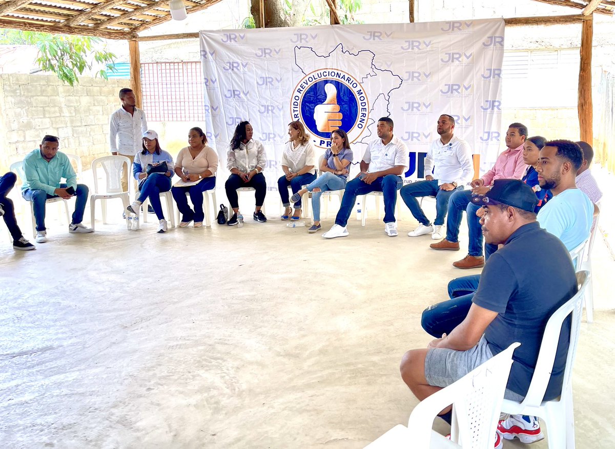 EstefanyHR's tweet image. Una amplia comisión de la Dirección Provincial de la JRM, se reúne en el local del Partido en el Municipio de Dajabón, con el objetivo de continuar organizando las jornadas de crecimiento de esta Provincia Fronteriza.  

#PRM #JRM #AvancemosJuntos