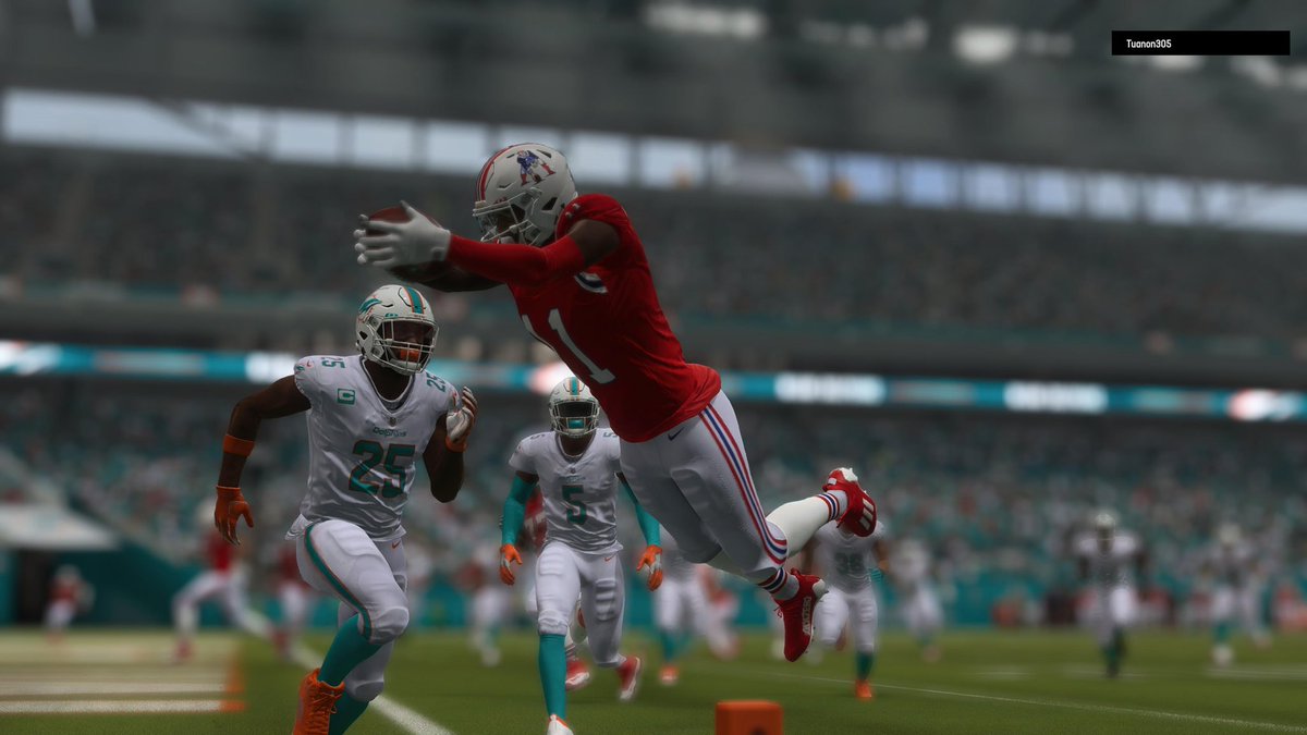 ASMLPats's tweet photo. Pats take care of bidness on the road Vs Fins ❗️ “Da Whiteman” 👱🏻 at QB was on a mission. D also stepped up held Hill under 100 yards. That’s locks 🔒 
OPG : C. Whiteman 365/5TDs 🖐🏻
DPG : A. Mukbaka 6Tkls/1Int

Next up, Vs Steelers #WeComin https://t.co/FVa0flYBCE