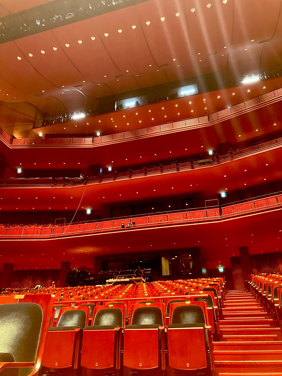 昨日は久留米公演千秋楽、PLAYチームの #ポピエルマレック健太朗 くん #豊田侑泉 くん  #小野桜介 くんの大千穐楽でもありました！

そしてこのカンパニーの旅も残すところ富山、愛知のみとなります。
最後まで皆様どうぞよろしくお願い致します🧚‍♂️

 #ファインディングネバーランド