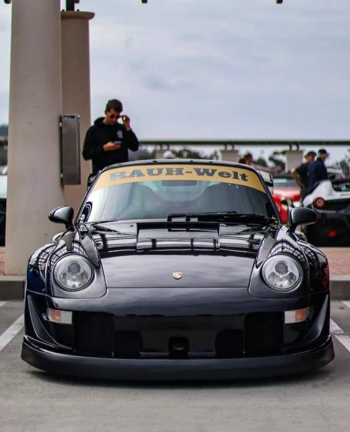 Oscarol95842891's tweet photo. #Porsche 🖤 https://t.co/xEQVd44Mn6
