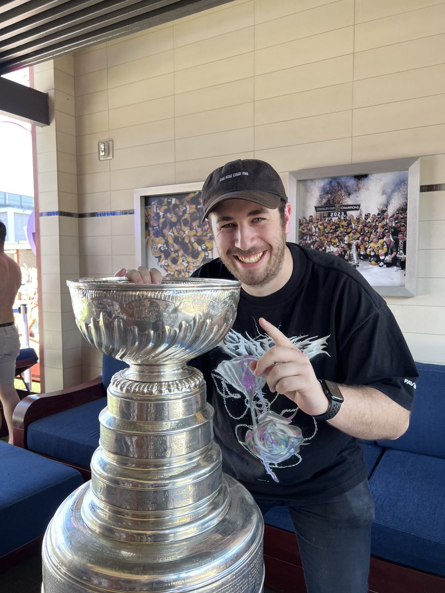 Ⱥ Я ⅀ И tweet media