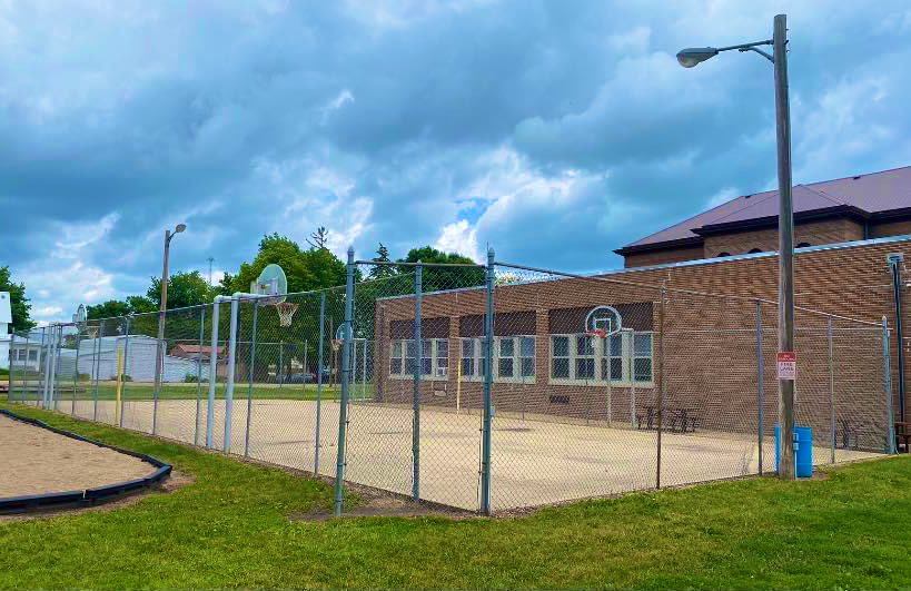 Leaving Ellsworth I had to drive by “The Cage”. This is where Dairy Days 3 on 3 Champs, Red Rock Conference Champs and Minnesota HS State Champs were made. Lots of college hoopers called this place HOME growing up. Players, you just need a ball, a hoop, a work ethic and a dream!