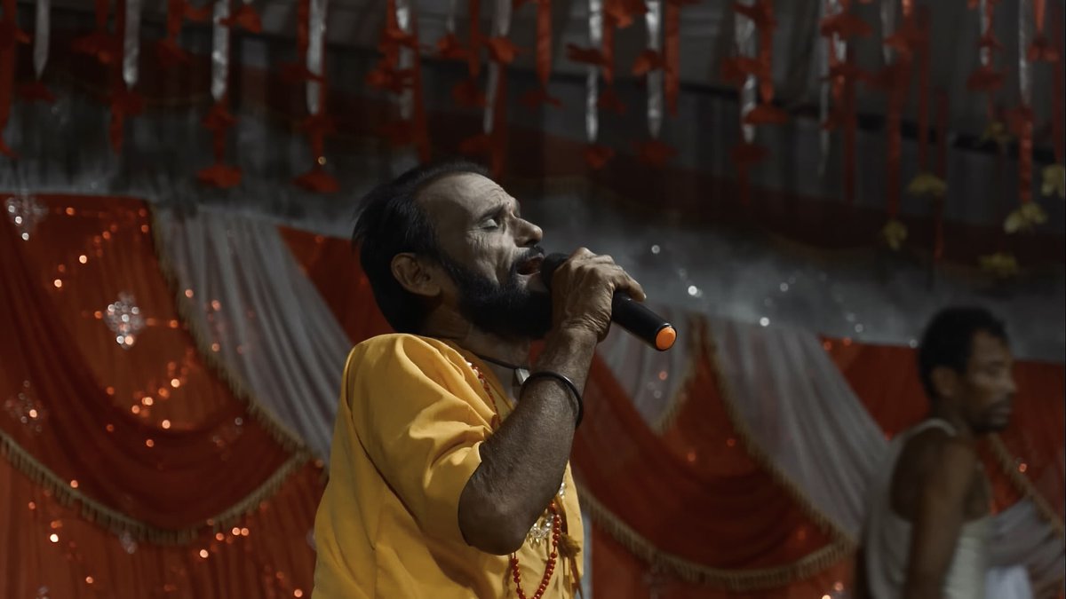 hernekatha's tweet photo. एउटा भाषा र भेगको लागि पुरै गुमनाम, अर्को भेगमा बब्बाल नाम : “सलिम मियाँ” भोजपुरी कथावाचनका रकस्टार !
👉👉https://t.co/hSvcDZPZ5v👈👈
#hernekatha #lokstudio #sorathibrijabhar https://t.co/iTzKAw6cnw