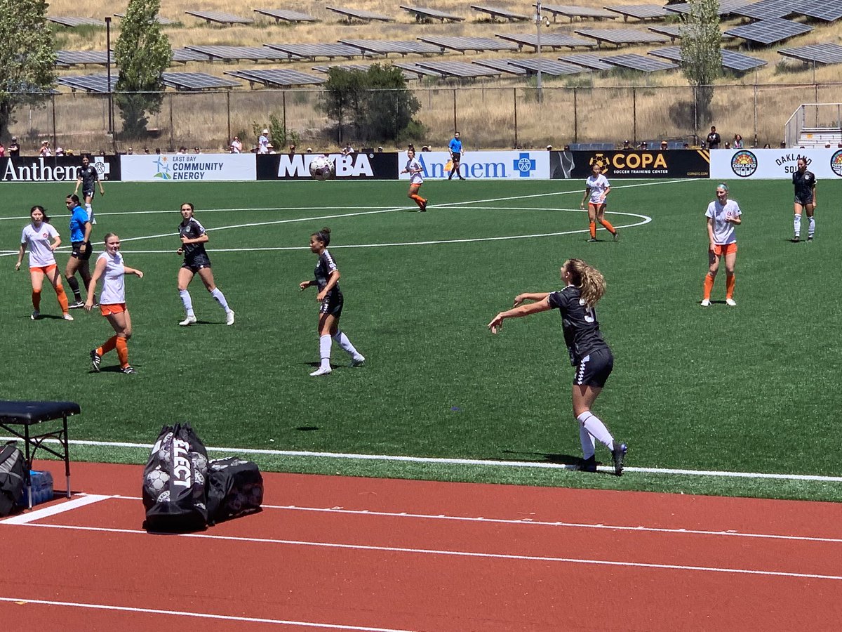 LikekeLeong's tweet photo. Father’s Day afternoon @oaklandsoulsc vs Pleasanton on Pride Day! #AlohaKeAkua https://t.co/bq1vMlMczy
