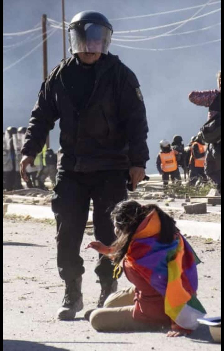Reprimieron un pueblo que estaba en paz!
Al pueblo jujeño se lo respeta, no se lo oprime, no se lo veja ni se lo tiraniza <a href="/GerardoMorales/">Gerardo Morales</a>.
#Jujuy