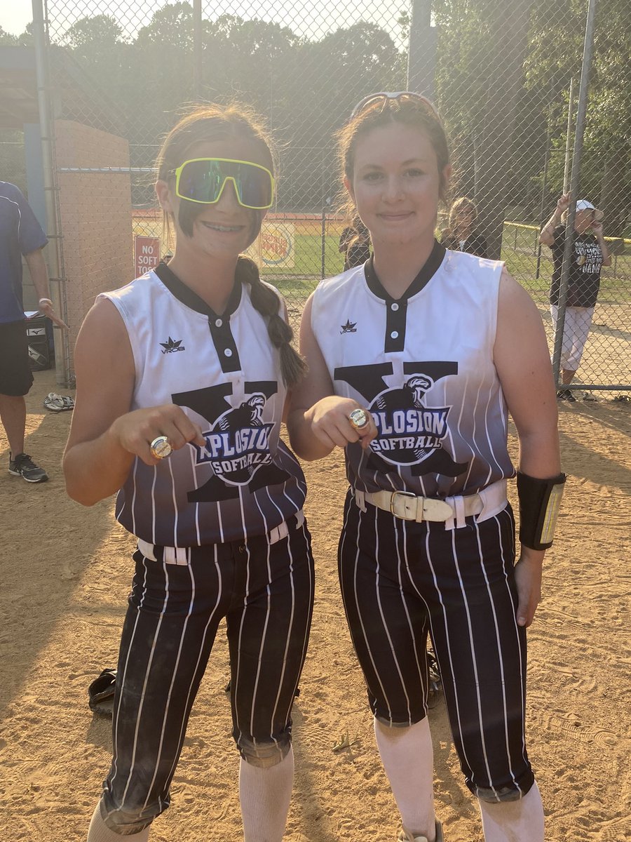 Out of 20 teams our 13u team won the 14u Blast at the Beach championship! It was great having my old Ducks teammate @DanicaH2028 to help us out! She is always a beast on the mound! @DelmarvaSports @IHartFastpitch @laurenmyers2027