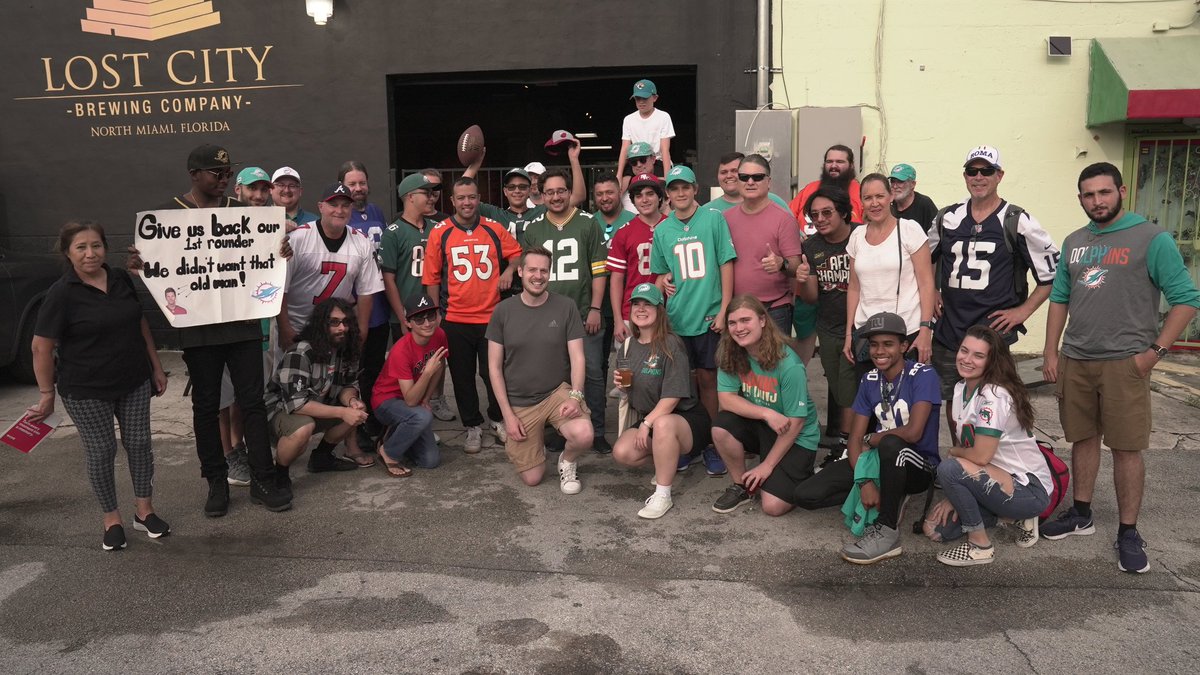 tomgrossicomedy's tweet photo. Miami meetup was so much freaking fun. Just good vibes all around. 

Jaguars vid gonna be out late tonight since we just got back, but it is so worth it.

We just hit $238k, so $12k away from the haunted hotel in NO tomorrow.

We gonna get it. 

https://t.co/PTQhZhdDhn https://t.co/1fkwCzh8ED