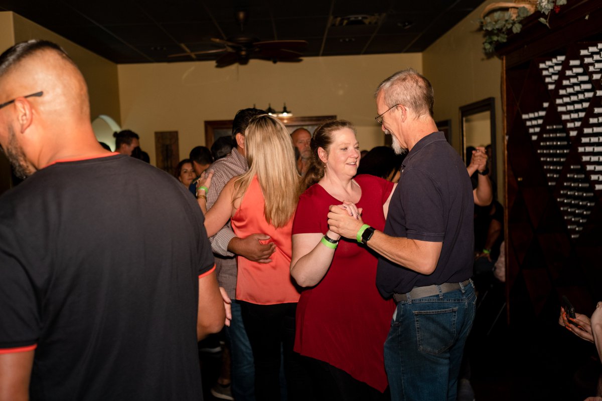 #Salseros, #Wineauxs, & #Bachateros - Join us for #Salsa @cottoncreekwin1 on Friday, July 7th! For info, click here, tinyurl.com/3a7fm7hu . To learn more about #LatinDance events in #SoutheastTexas, join #Bailemos #BeaumontTx here, tinyurl.com/3ssw7awc. #danceislife #winery