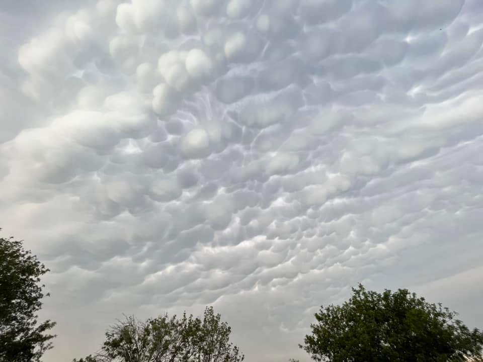 Mira <a href="/BillTaylorKENS5/">Bill Taylor</a> <a href="/PaulMireles/">Paul Mireles KENS TV</a> clouds over #Schertz