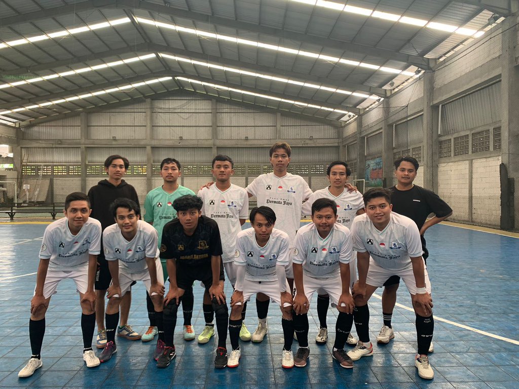 Sam_Bogez87's tweet photo. اَلْحَمْدُ للَّهِ رَبِّ الْعالَمِينَ

04-06-23
#futsal #gordukafutsalchampionship #yogyakarta #ikpmmalangfc #malang https://t.co/X5AqnQM6cR