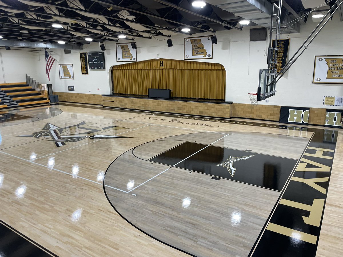 CoachFade's tweet photo. New gym Floor 💪🏾💪🏾 Hayti, Mo https://t.co/jDyKaP8Adb