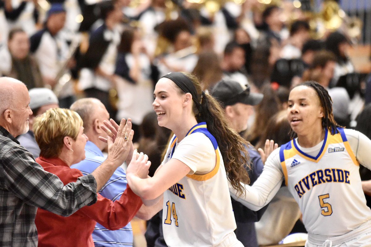 She was a eligible for the 2021 WNBA draft but was undrafted which gave her a chance at other top leagues. She played for the Musel Pikes in the 2022-23 league in Luxembourg 🇱🇺 averaging 20.6 pts & 7.2 rebs per game.

She currently plays for the Eastern Mavericks in Australia🇦🇺