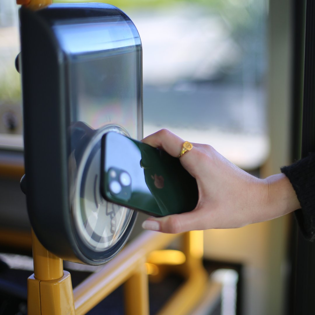 AT will introduce easier payment options across all of Auckland’s buses, trains and ferries in the next 12 months. This means customers will be able to tag on and off with contactless payments (debit/credit cards, Apple Pay and Google Pay) alongside the current AT HOP card. (1/3)