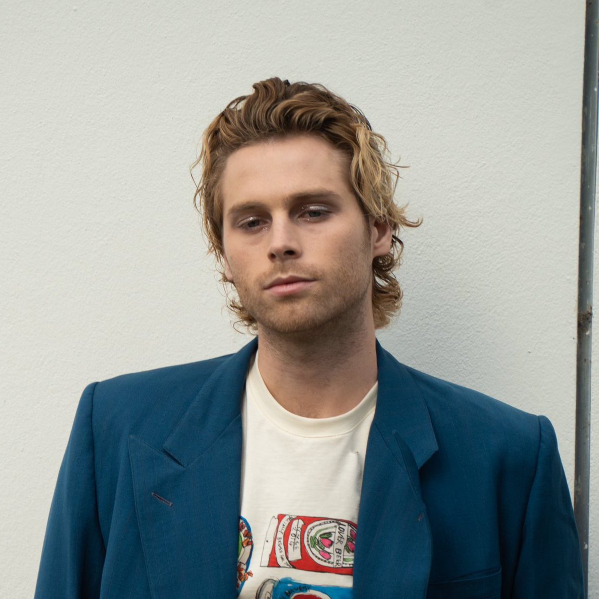 jas on Twitter "i love singer songwriter lead vocalist rhythm guitarist founding member of 5