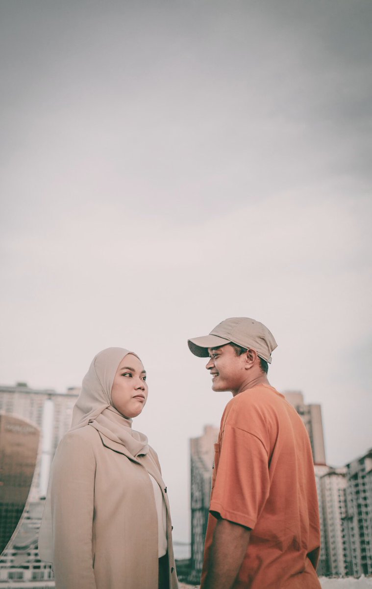 _anorr_'s tweet photo. Orang-orang mengira akulah kekasih yang baik bagimu, tanpa orang- orang itu sedari bahawa sebenarnya kaulah yang menjadikan aku kekasih yang baik. Jadi dari berasa paling benar lebih baik saling mengisi dan saling menyempurnakan. https://t.co/YVUuF1guom