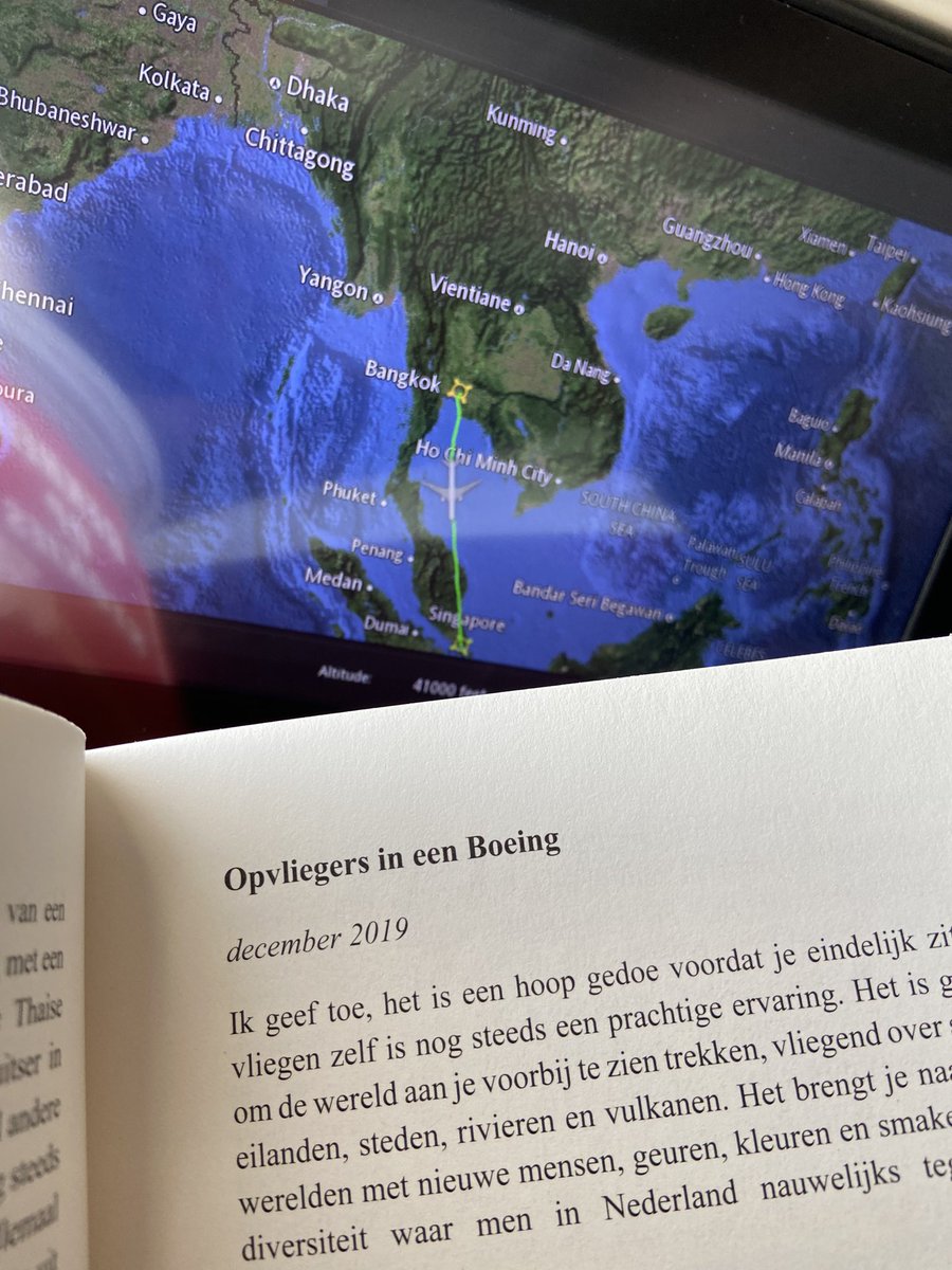 Gekheid_stokjes's tweet photo. Passend verhaal op 41.000 voet. Uit het leukste boek van 2023 https://t.co/oX88RLUqVs https://t.co/SSmsJIMgNl