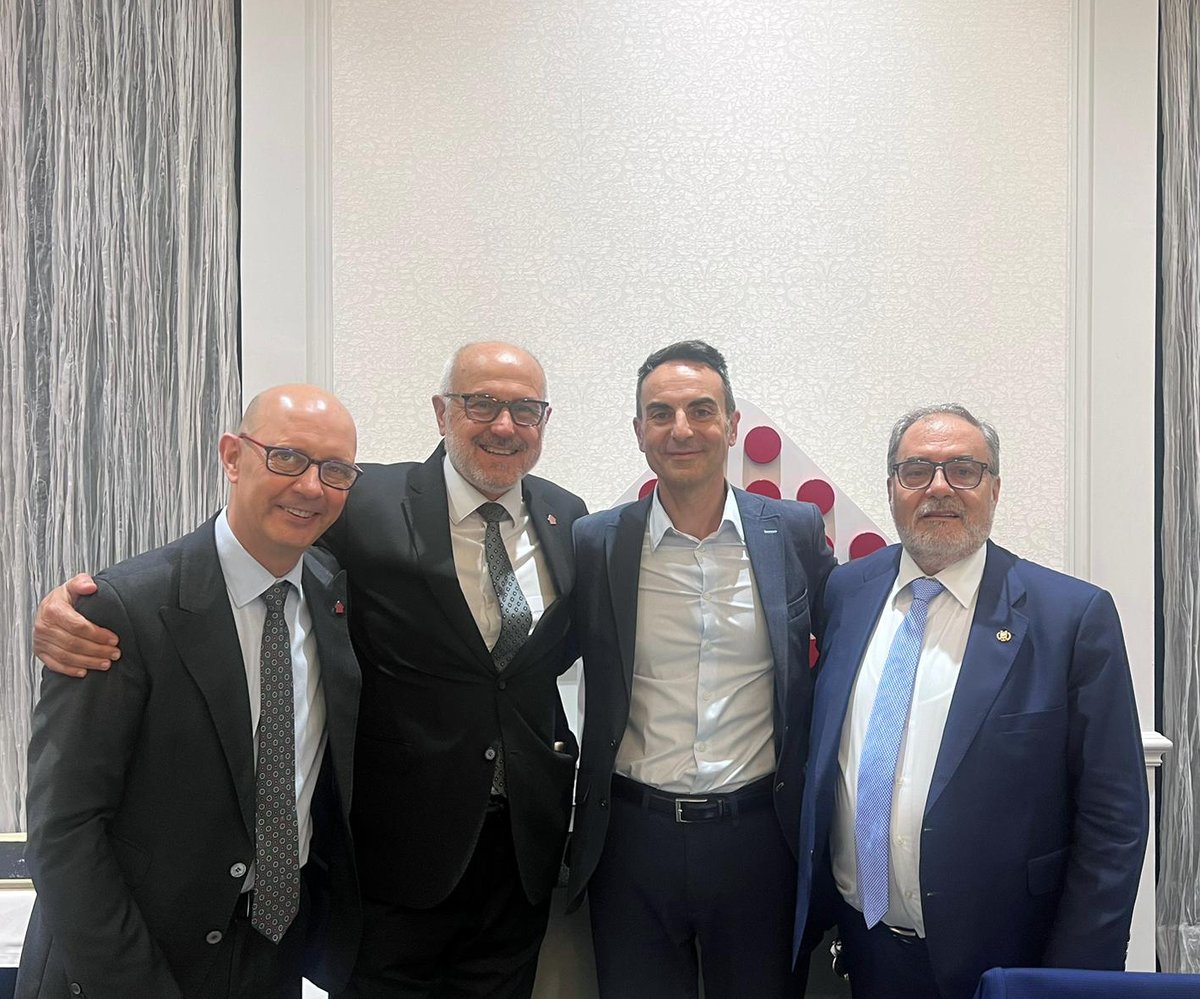 🔸El viernes pasado estuvimos presentes en la cena organizada por <a href="/cafaragon/">CAFAragón</a> para #AAFF y #Colegios de toda España. ¡Muchas gracias por contar con #Conversia! Ha sido un placer compartir nuevamente tiempo y experiencias con todos los #AAFF
¡Magnífico evento! 👌