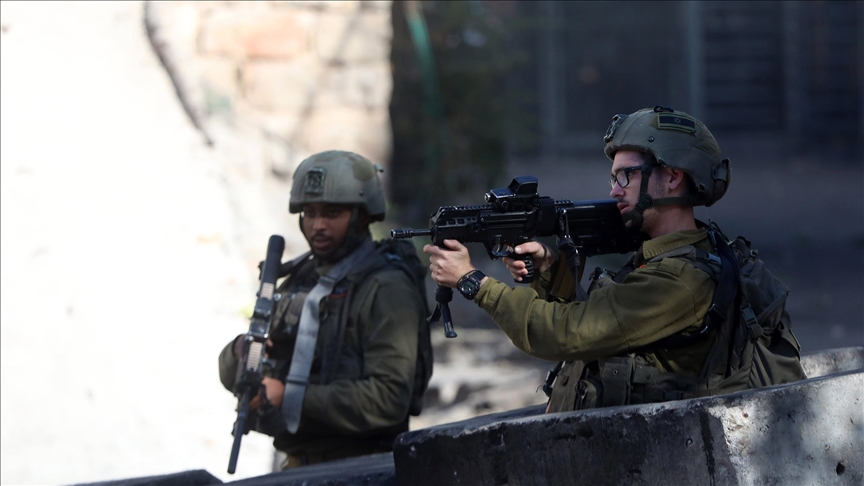 İsrail güçleri Batı Şeria'da 3 Filistinliyi öldürdü, 29'unu yaraladı

indyturk.com/node/640921/ha…