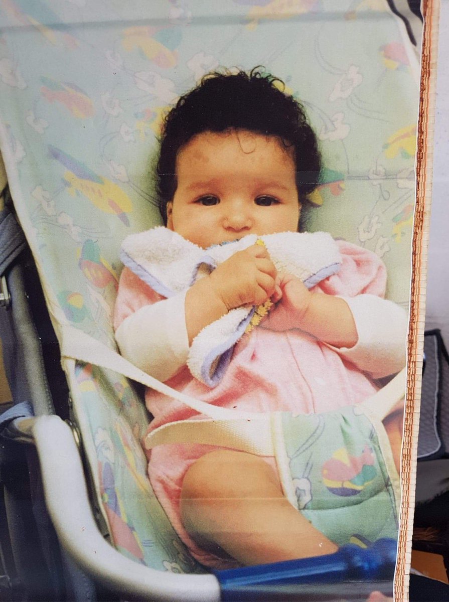 FahlaShasha's tweet photo. Je suis née le 8mai 1995 à domicile puis abandonnée à la maternité sainte claire a Amiens sous le nom : Leslie Marine. 
Je suis née sous x sans aucunes infos de plus mise à part mes parents qui sont Algériens. 
Je cherche ma mère biologique Snap &amp; insta : Shashamouaah 
Aidez-moi https://t.co/cb3mhwhzij
