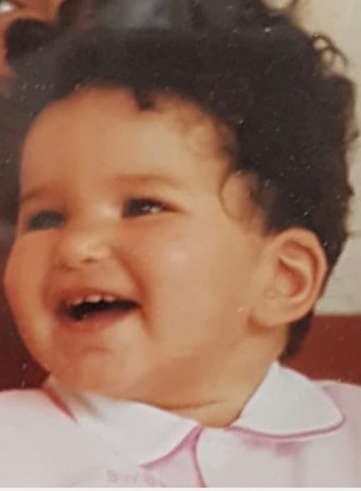 FahlaShasha's tweet photo. Je suis née le 8mai 1995 à domicile puis abandonnée à la maternité sainte claire a Amiens sous le nom : Leslie Marine. 
Je suis née sous x sans aucunes infos de plus mise à part mes parents qui sont Algériens. 
Je cherche ma mère biologique Snap &amp; insta : Shashamouaah 
Aidez-moi https://t.co/cb3mhwhzij