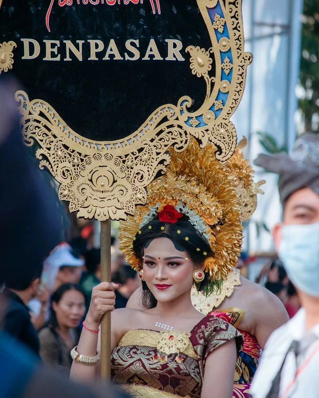 LuhAyuManikMas1's tweet image. Wah Pesta Kesenian Bali 2023 sudah resmi di buka😍

Siapa nih yang nonton pawainya kemarin di Renon?

Cr: denpasarnow 

#pestakesenianbali2023 #luhayumanikmas #bethehero