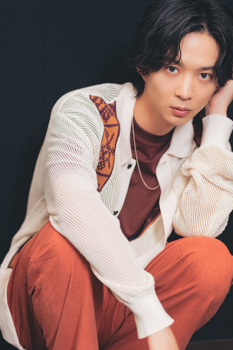 plusparavi's tweet photo. #Paravi で配信中の『#さらば佳き日🕊』#鈴木仁 さんにインタビュー🎤

取材前、共演の #山下美月（#乃木坂46）さんに「私の印象を聞かれたら、"素敵な女性でした"って答えてね！」と言われたそう🤣　仲の良さが伝わってきます☺️

▼撮りおろし写真も満載！ぜひご覧ください📸
https://t.co/zkFLDL98J7 https://t.co/9lfYlCXdNp
