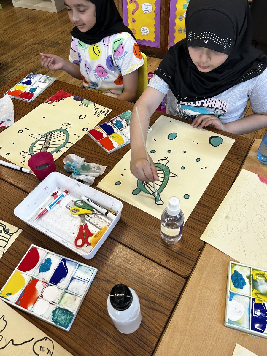 P4Lorne's tweet photo. CHALLENGE: To create green without being given any green paint with links to our under the sea topic🖌️🎨🐢🌊 https://t.co/weAvuXrByU