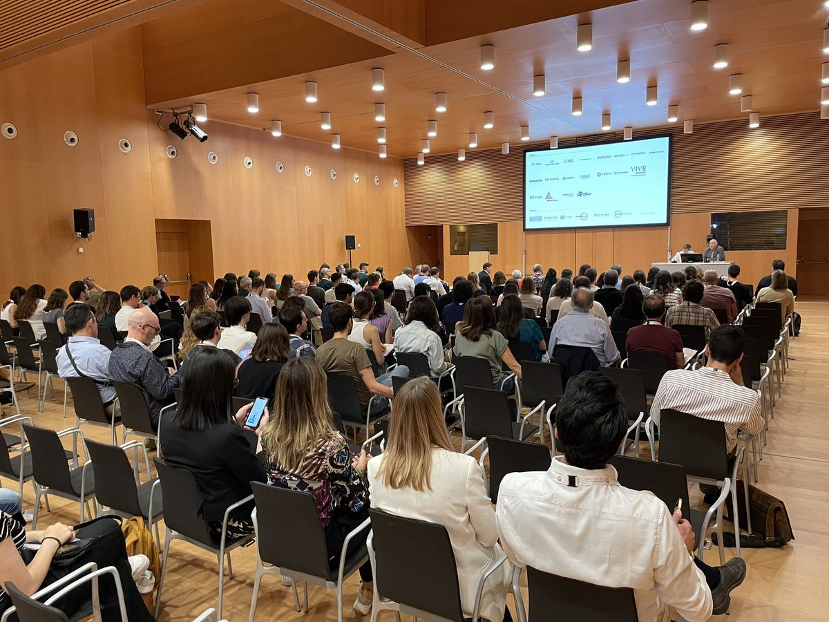 SETGyC's tweet photo. 📢 Starting the @SETGyC Biennial Congress in @baluarte (Pamplona)!

🔬 The president Ander Izeta, from @Biodonostia, and @ggasegui, from @CIMA_unav introduce the congress. https://t.co/RmXW35I3RD