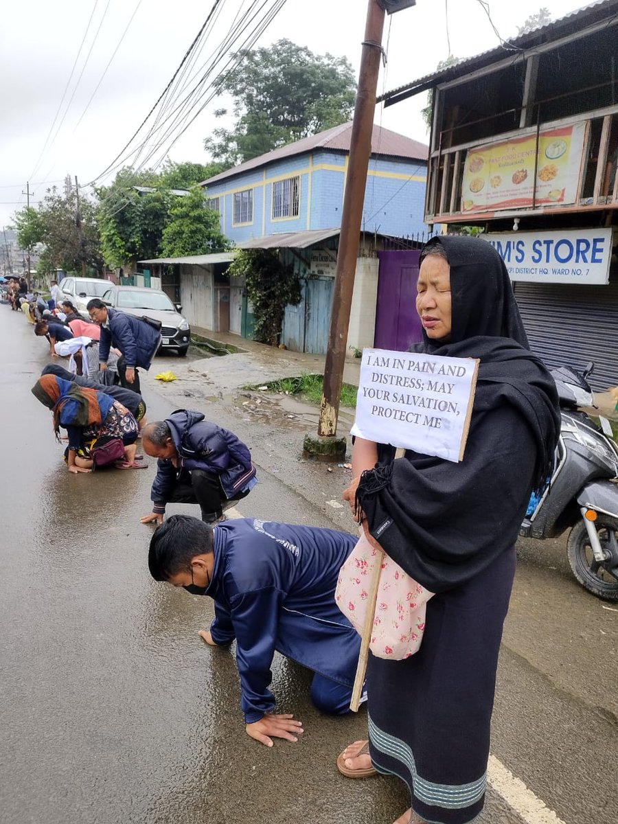 In a soul-stirring event, hundreds of Kuki-Zo Christian women including  internally displaced had a mass prayer in open air along the national  highway 2 from Gamgiphai -Hengbung in Kangpokpi dist. kneeling down praying for peace with tears running down their eyes.
#ManipurRiots