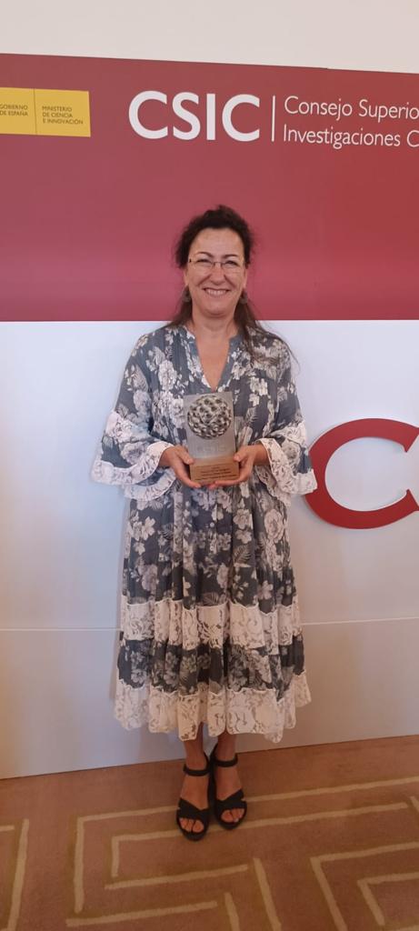 Gran reconocimiento a Aragón <a href="/CSIC/">CSIC</a> en  #PremiosCSIC con el 1er Premio de Divulgación Científica y Ciencia Ciudadana por el proyecto Adopta una Planta  liderado por Begoña García <a href="/IPE_CSIC/">Instituto Pirenaico de Ecología</a> @AragonCsic por su capacidad de implicar a la comunidad local y sus resultados científicos