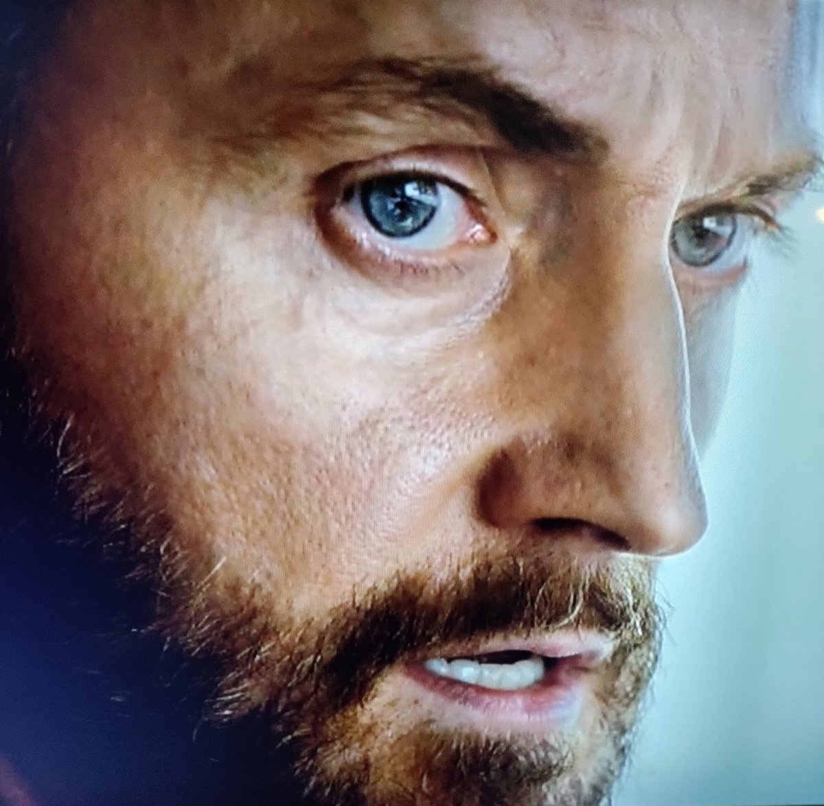 @pinkygirl06 Agree 💯 #RichardArmitage #eyes