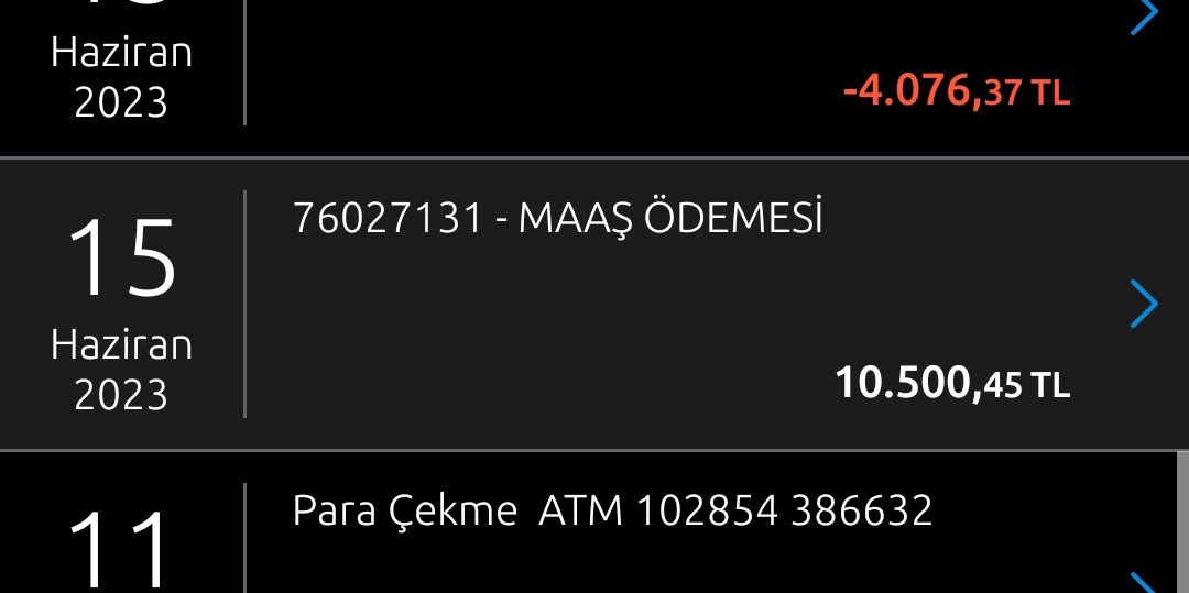 Kamuda memur kadrosunda bulunan aşçı, aynı işi yapan işçi kadrosunda bulunan aşçının yarısı kadar gelir elde ediyor.

İşçilerin maaşı fazla demiyorum. 
Memurun maaşı az diyorum.
Ayrıca memur kardeşimiz hesabı EKSİ 4 binde…