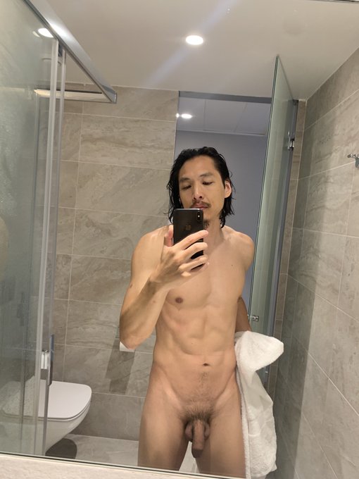 Don&rsquo;t mind me, just hanging out over here&hellip; https://t.co/pbTKXr6cAP