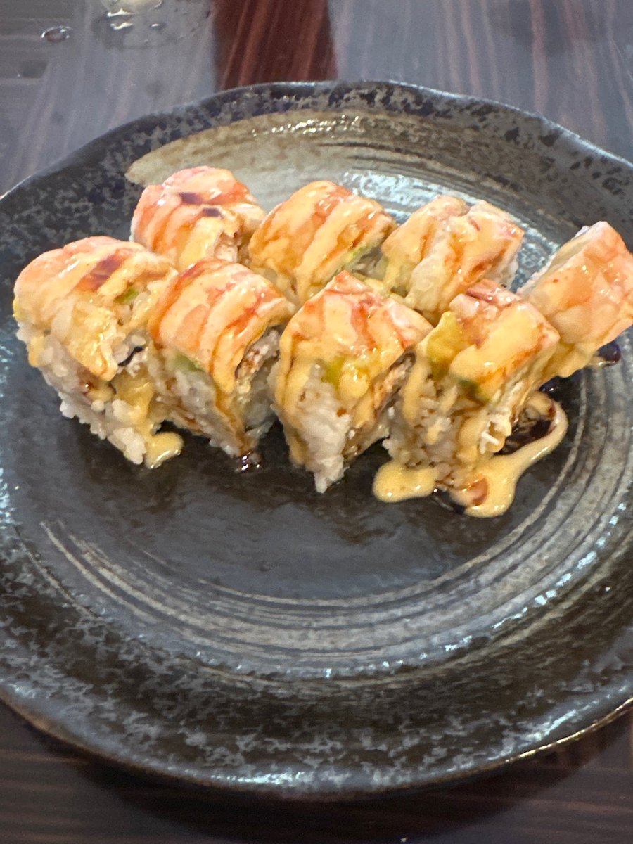 mcespino's tweet photo. Enjoying some sushi rolls. #InternationalSushiDay (@ Sumo Sushi in Roseville, CA) https://t.co/Anuq30OmPt https://t.co/kbFX2s4QQA
